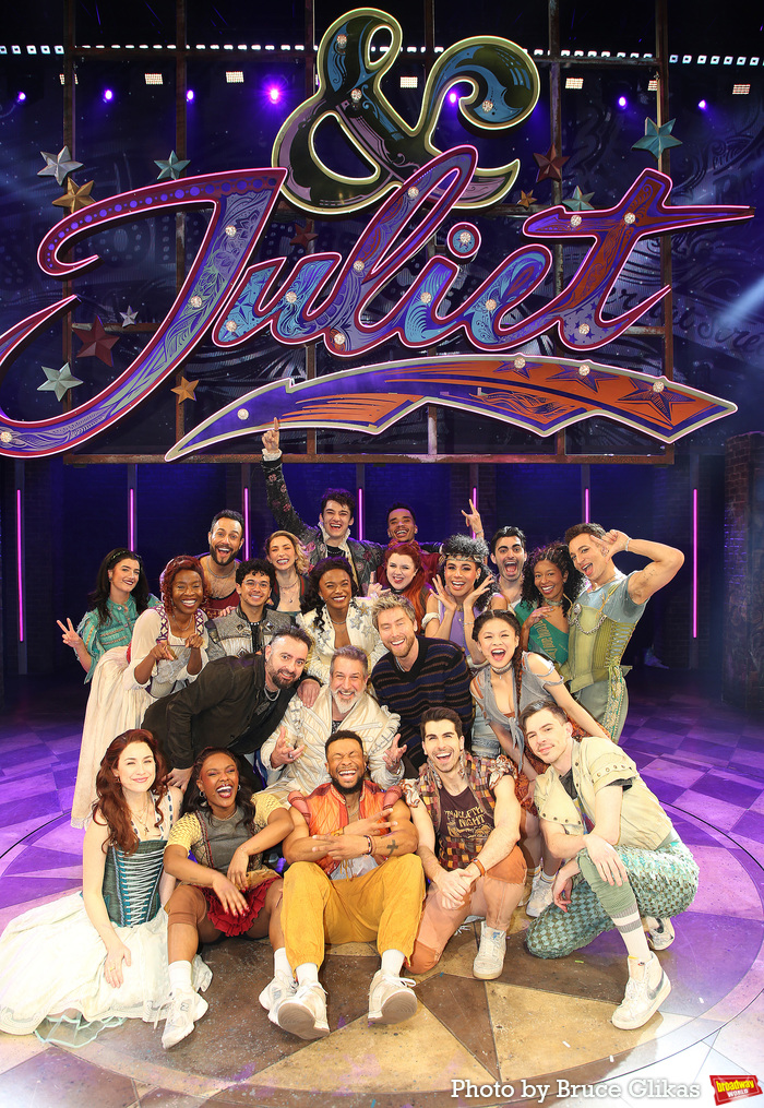 Photos: NSYNC's Chris Kirkpatrick and Lance Bass Visit Joey Fatone in & JULIET  Image