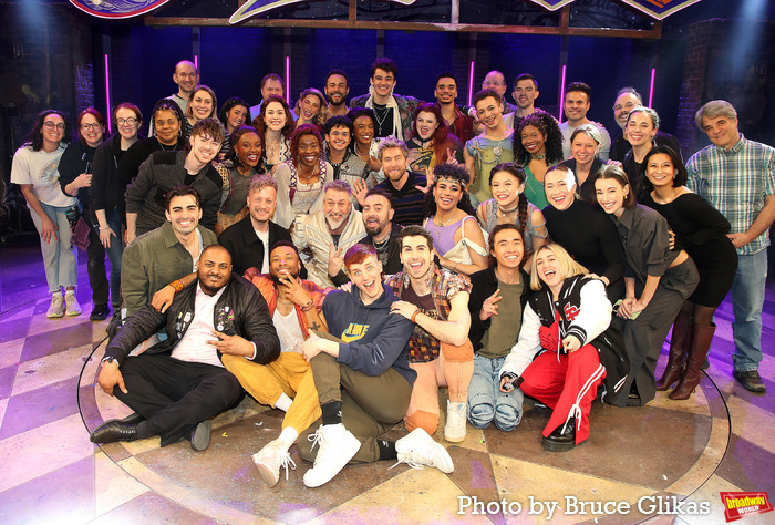 Photos: NSYNC's Chris Kirkpatrick and Lance Bass Visit Joey Fatone in & JULIET  Image