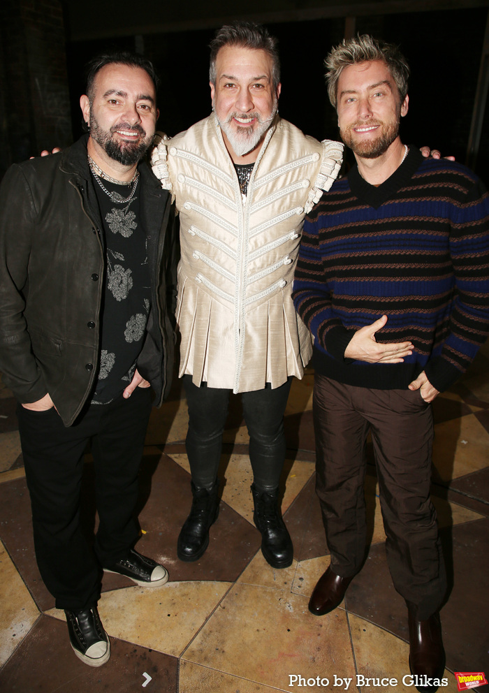 Photos: NSYNC's Chris Kirkpatrick and Lance Bass Visit Joey Fatone in & JULIET  Image