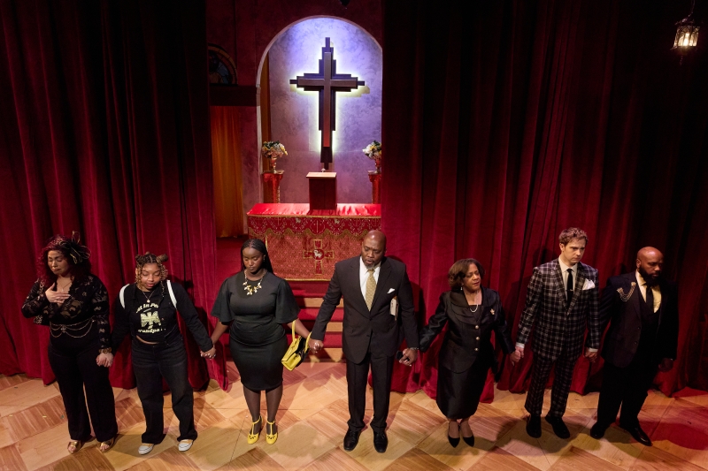 Review: CHICKEN & BISCUITS at NextStop Theatre Image