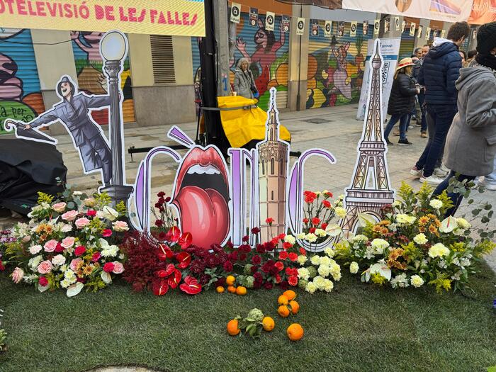 PHOTOS: El cine musical se cuela en la falla de la Plaza del Pilar  Image