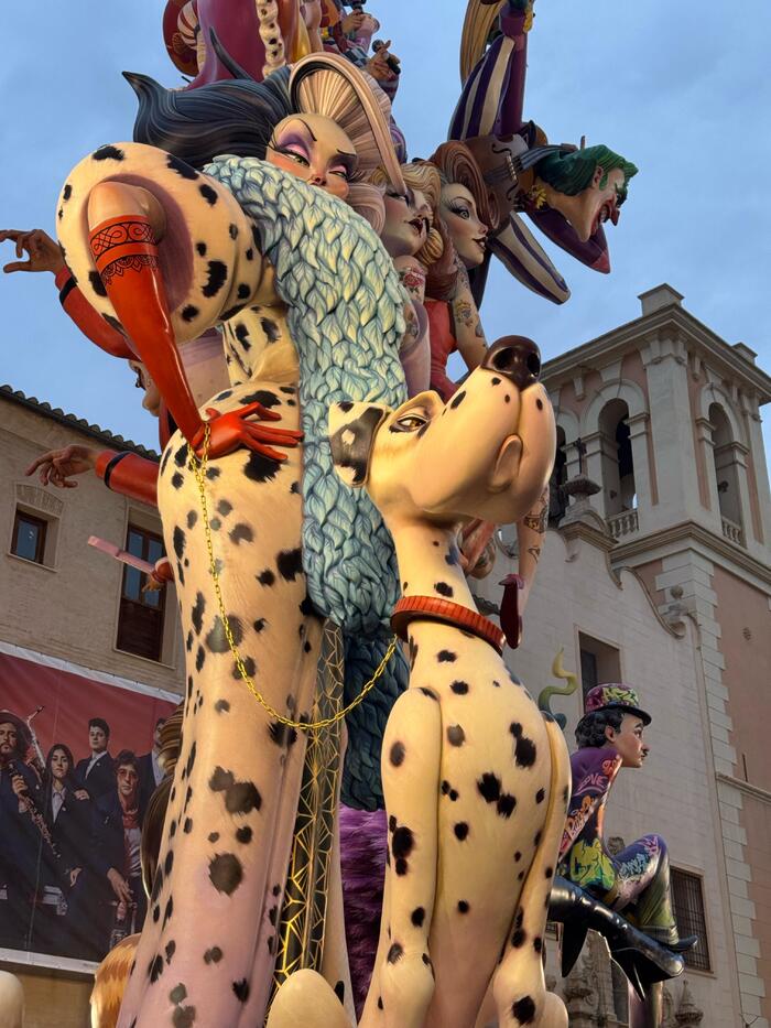 PHOTOS: El cine musical se cuela en la falla de la Plaza del Pilar  Image