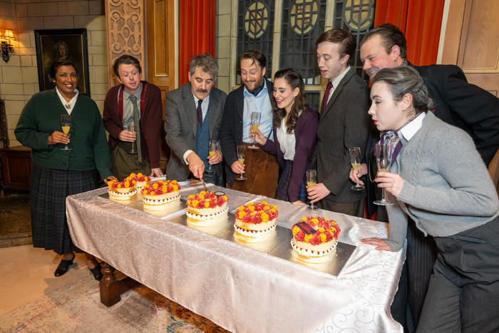 Photos: THE MOUSETRAP Celebrates Guinness World Record Breaking 30,000th Performance  Image