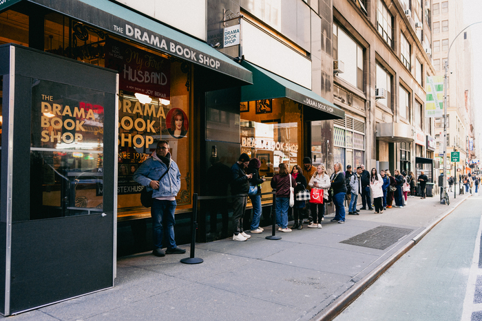 Photos: Jason Robert Brown, Lin-Manuel Miranda & More Sign Albums at Drama Book Shop  Image