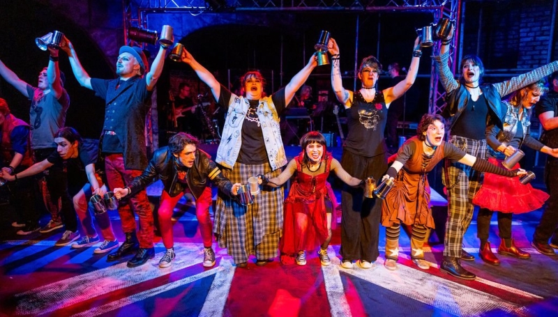 Review: OLIVER! at Theatre Off Jackson Image