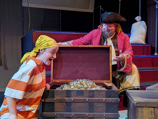 Photos: HOW I BECAME A PIRATE At Circa '21 Dinner Playhouse Image