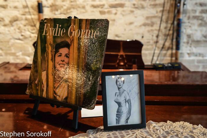 Photos: Dawn Derow Tributes Eydie Gormè at Cafe Centro Image