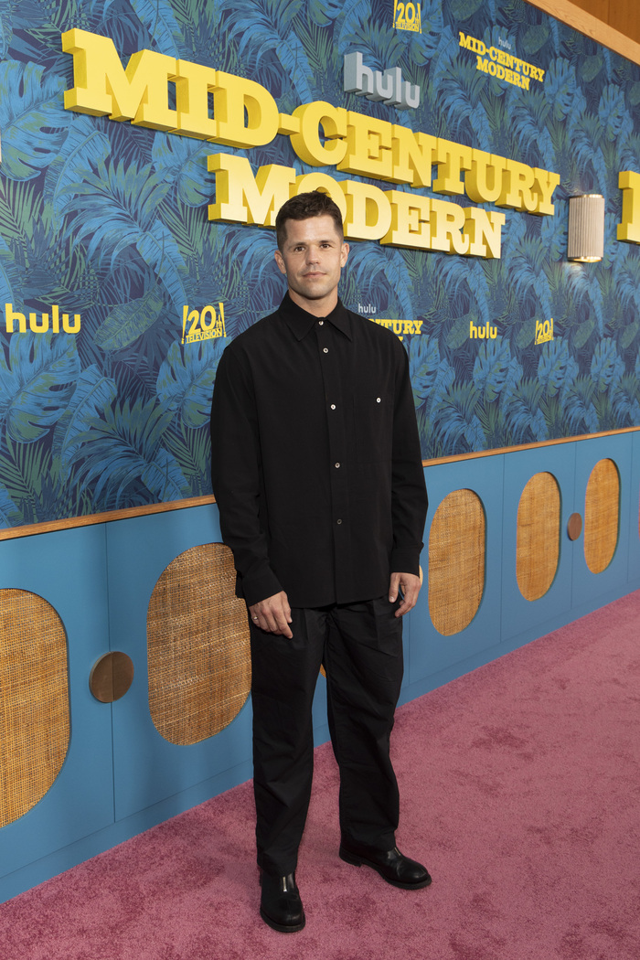 Photos: Hulu's MID-CENTURY MODERN Premieres In Los Angeles Image