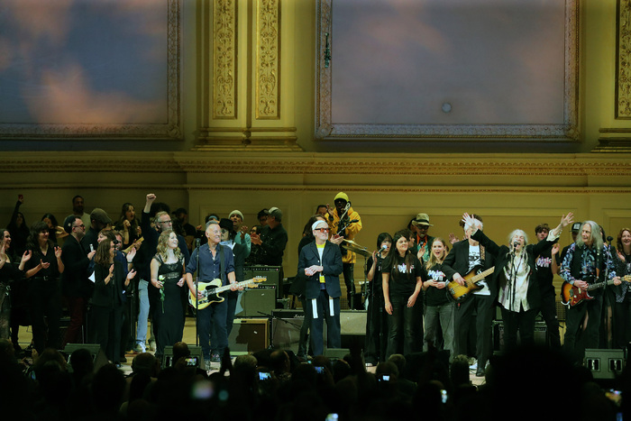 Photos: Bruce Springsteen, Johnny Depp, & More Take Carnegie Hall Stage for Patti Smith Celebration Image