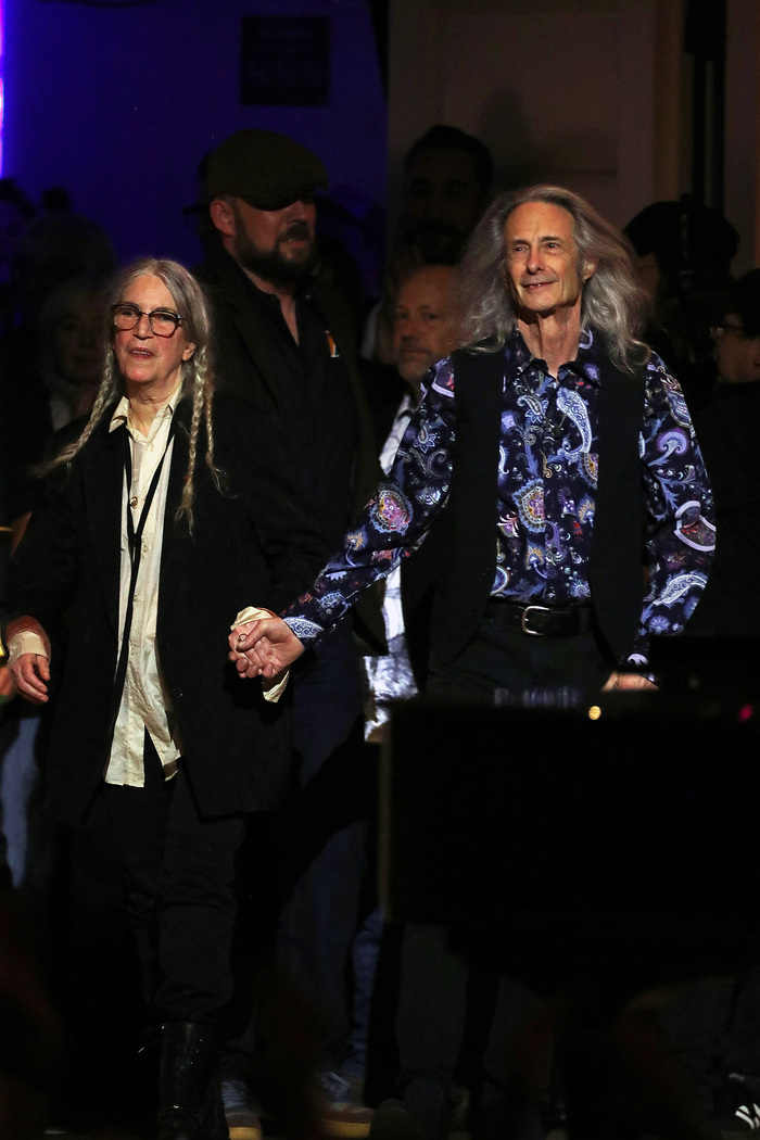 Photos: Bruce Springsteen, Johnny Depp, & More Take Carnegie Hall Stage for Patti Smith Celebration Image