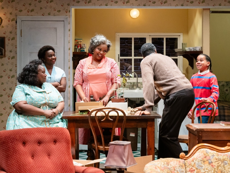 Review: A RAISIN IN THE SUN at Taproot Theatre Image