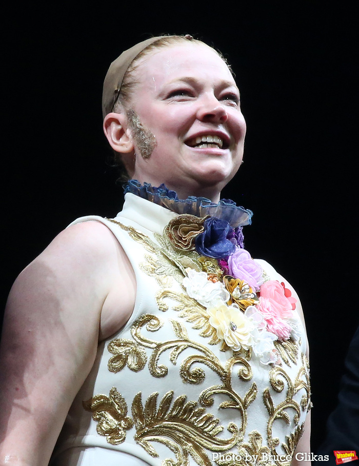 Photos: THE PICTURE OF DORIAN GRAY Opening Night Bows Image