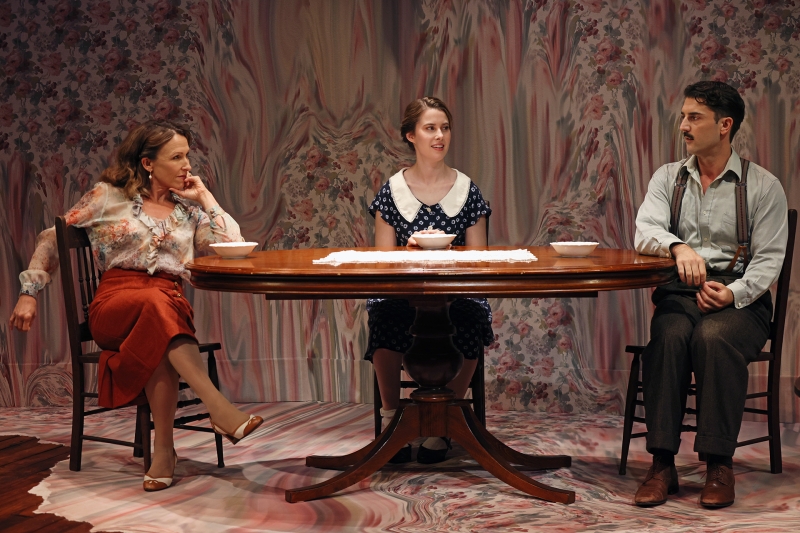 Review: THE GLASS MENAGERIE at Ensemble Theatre Image