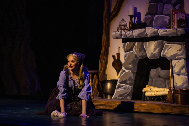 Review: Musical Theatre West Ventures Back INTO THE WOODS in Long Beach Image