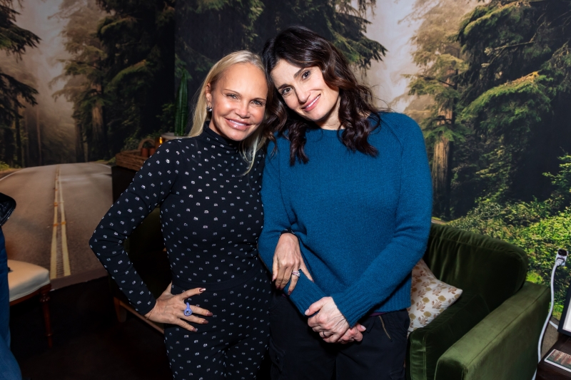 Video: Kristin Chenoweth Surprises Idina Menzel at REDWOOD Image