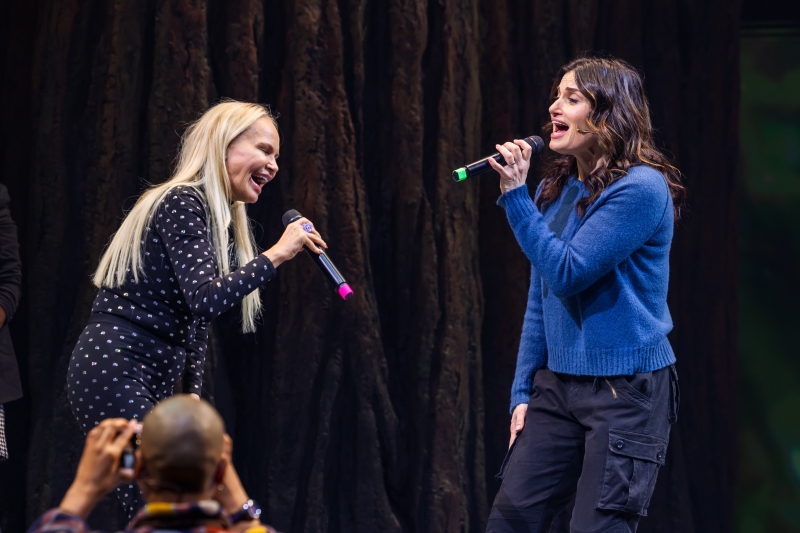 Video: Kristin Chenoweth Surprises Idina Menzel at REDWOOD Image