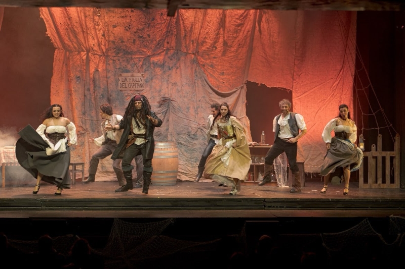 Review: LA MALEDIZIONE DEI CARAIBI al TEATRO GHIONE Image