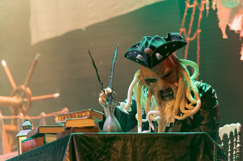Review: LA MALEDIZIONE DEI CARAIBI al TEATRO GHIONE Image