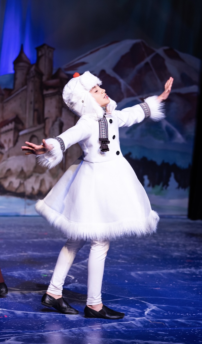 Photos: Disney's FROZEN At Playful People Productions Image