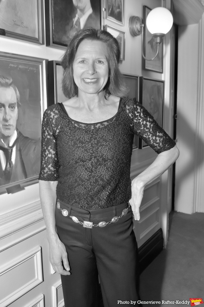 Photos: Noel Coward's HAY FEVER at Gingold Theatrical Group  Image