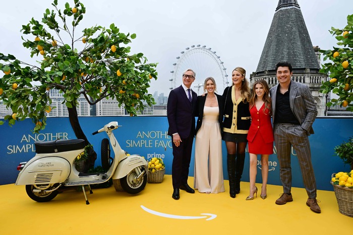 Paul Feig, Laura Fischer, Blake Lively, Anna Kendrick and Henry Golding Photo