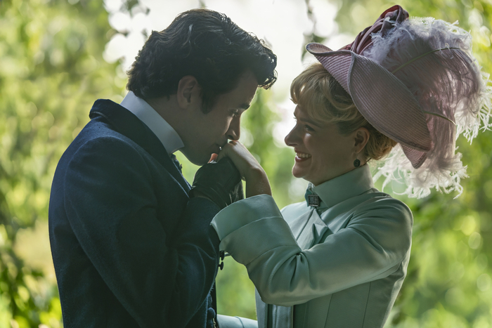 THE GILDED AGE to Return in June; See New First-Look Photos Feat. Audra McDonald, Carrie Coon, & More Image