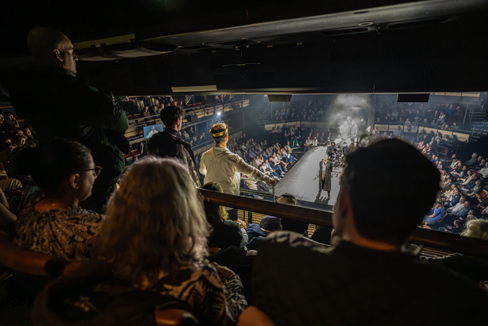 Photos: Jonathan Bailey and More Behind the Scenes of RICHARD II Image