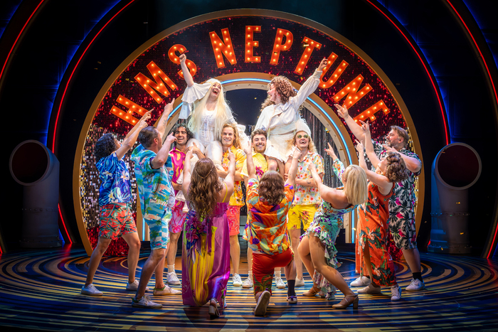 Photos: MURIEL'S WEDDING THE MUSICAL at Curve Theatre First Look Image