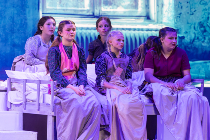 Photos: Inside: New Albany Middle School Theatre’s ANNIE JR Image