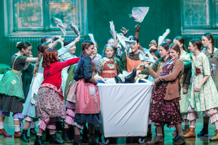 Photos: Inside: New Albany Middle School Theatre’s ANNIE JR Image