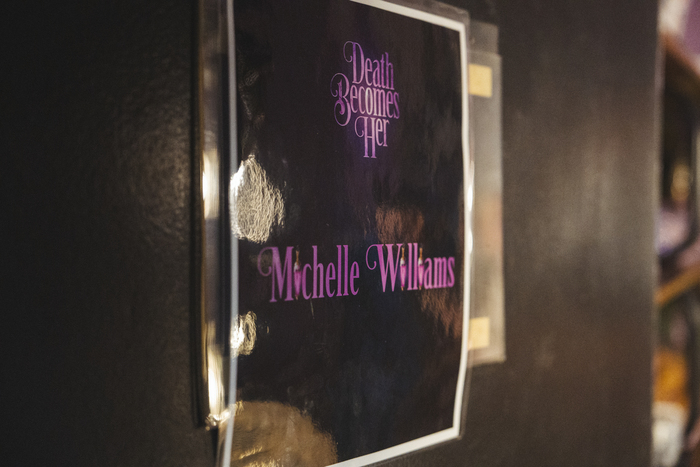 Photos: Michelle Williams Meets Michelle Williams At DEATH BECOMES HER Image