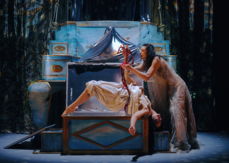 Review: SNOW WHITE: THE SACRIFICE, Sadler's Wells East Image