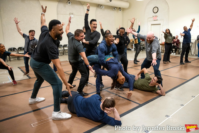 Anika Noni Rose and the cast of WONDERFUL TOWN Photo