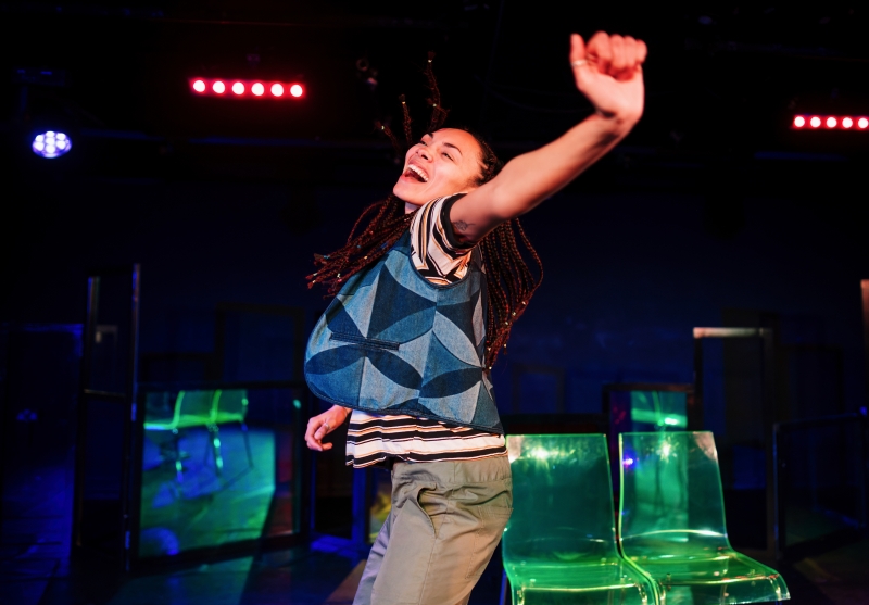 Review: ALL THE HAPPY THINGS, Soho Theatre Image