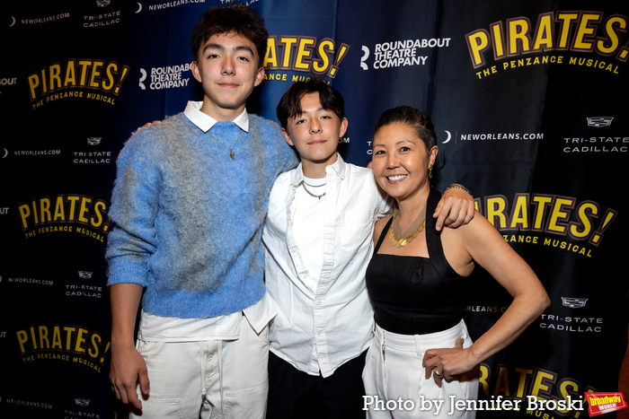 Photos: PIRATES! THE PENZANCE MUSICAL Opening Night Red Carpet Image