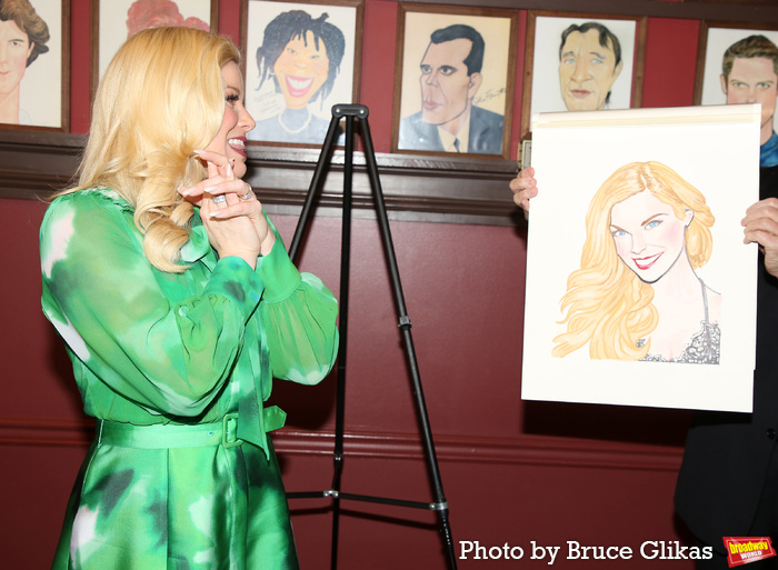 Photos: DEATH BECOMES HER's Megan Hilty Gets Honored with a Sardi's Portrait  Image