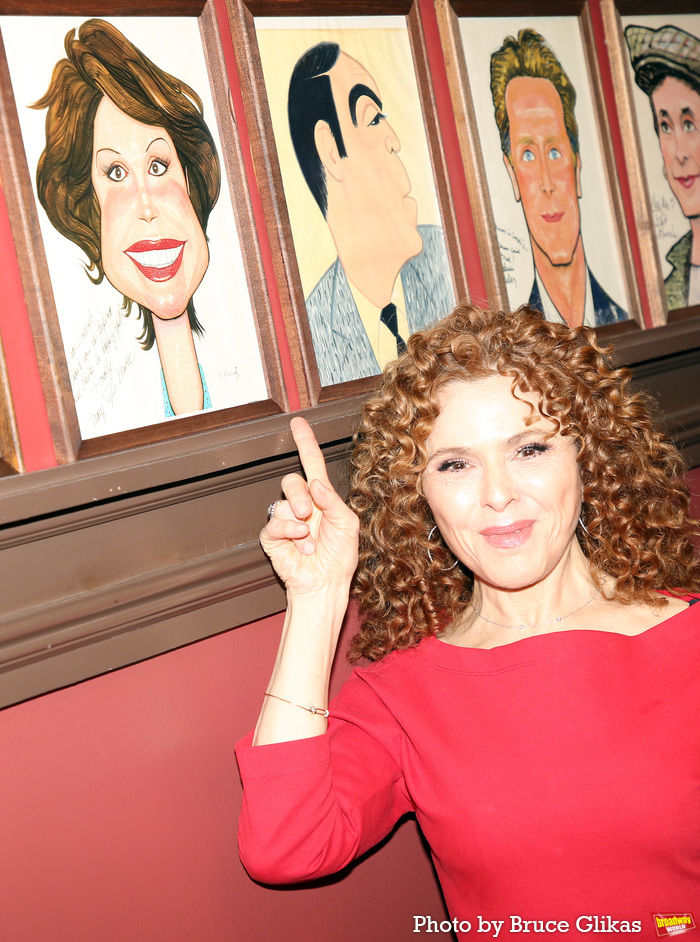 Photos: DEATH BECOMES HER's Megan Hilty Gets Honored with a Sardi's Portrait  Image