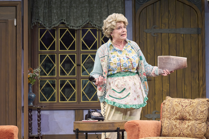 Photos: NOISES OFF at Great Lakes Theater Image