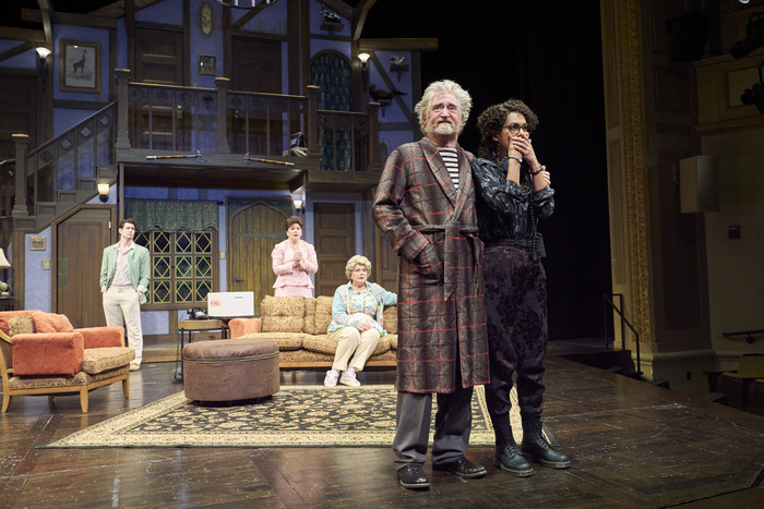 Photos: NOISES OFF at Great Lakes Theater Image