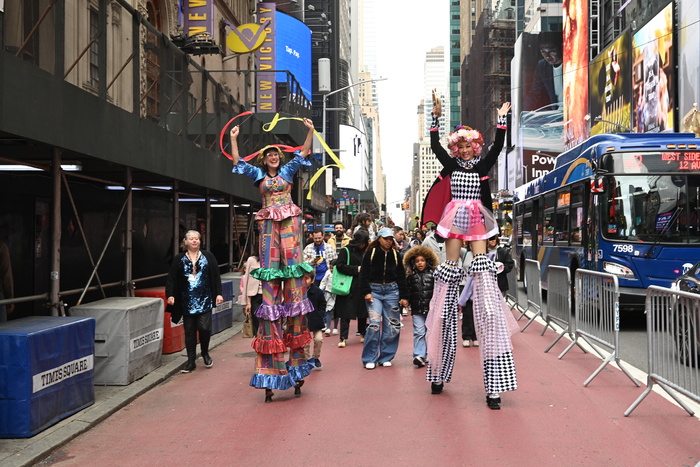 Photos: New Victory Family Benefit: CIRCUS IN THE CITY Image