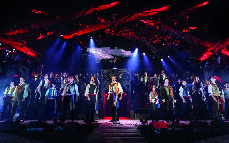 REVIEW: The LES MISÉRABLES THE ARENA SPECTACULAR Is A Breathtaking Celebration of The 40th Anniversary Of The Famous Musical *UPDATED FOR ALTERNATE LEADS*  Image