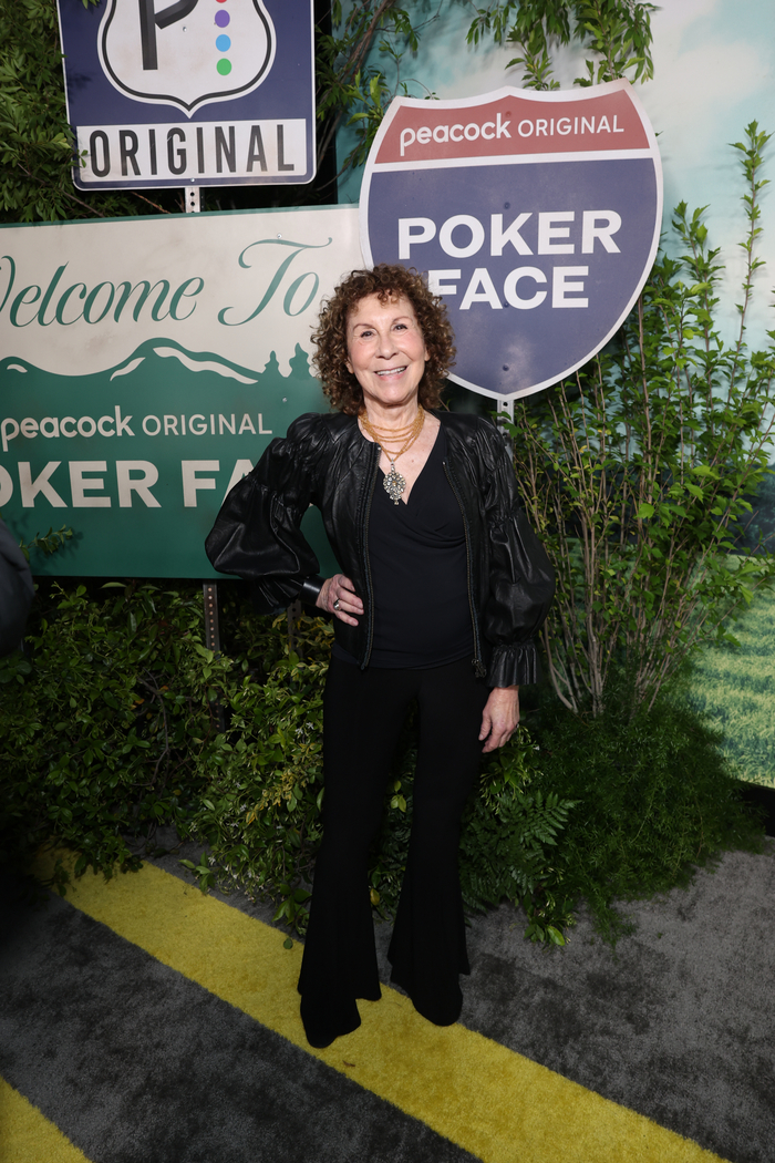 Rhea Perlman Photo