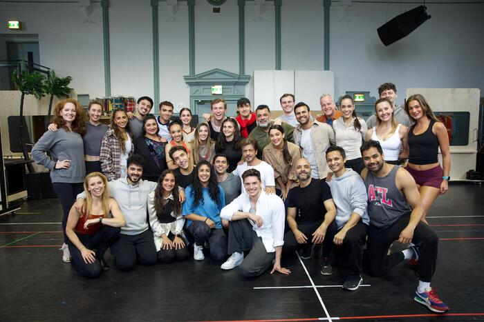 Photos: Shah Rukh Khan Visits COME FALL IN LOVE - The DDLJ Musical Rehearsals Image