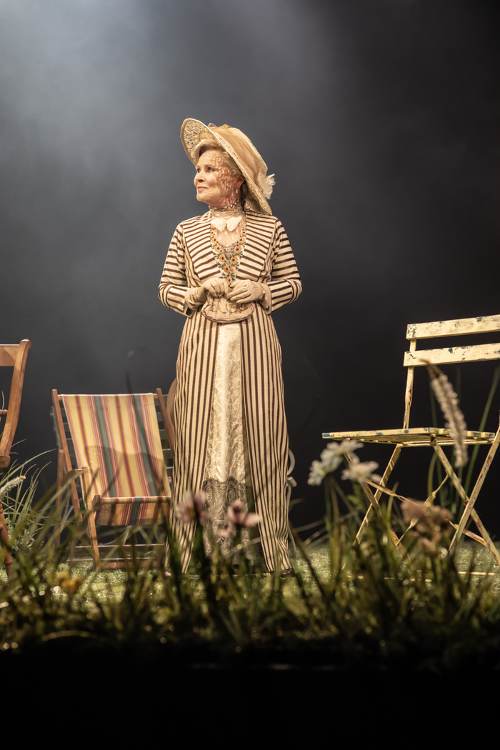 Photos: Imelda Staunton and More in MRS. WARREN'S PROFESSION Image
