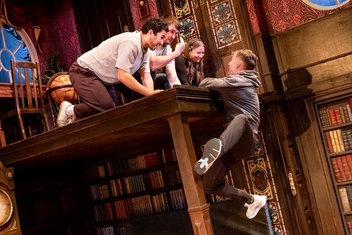 Photos: THE PLAY THAT GOES WRONG New Cast in Rehearsals Image