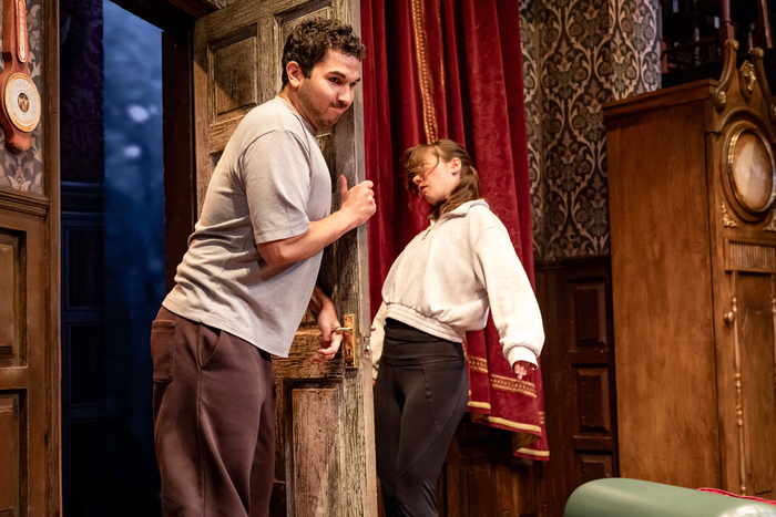 Photos: THE PLAY THAT GOES WRONG New Cast in Rehearsals Image