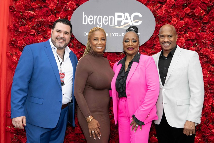 Photos: Norm Lewis, Liz Callaway & More Attend Final Johnny Mathis Concert at bergenPAC Image