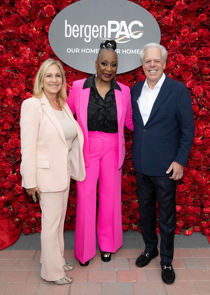 Photos: Norm Lewis, Liz Callaway & More Attend Final Johnny Mathis Concert at bergenPAC Image