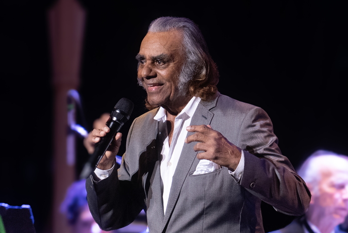 Photos: Norm Lewis, Liz Callaway & More Attend Final Johnny Mathis Concert at bergenPAC Image