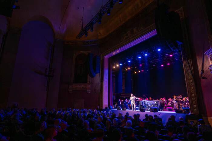 Photos: Norm Lewis, Liz Callaway & More Attend Final Johnny Mathis Concert at bergenPAC Image